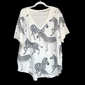 Jane‎ Delancey Shirt Womens 1X White Black Zebra Print V Neck Short Sleeve Top